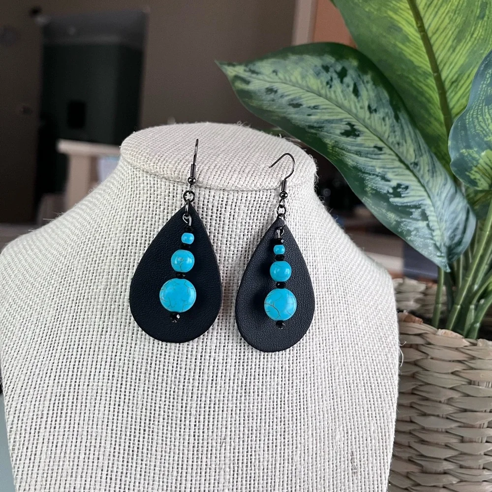 🖤💙Handmade Earrings 💙🖤 - Picture 8 of 12